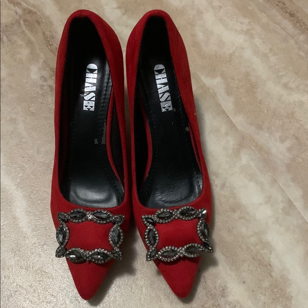 Chaser Red and Gold Heels with Elegant Design